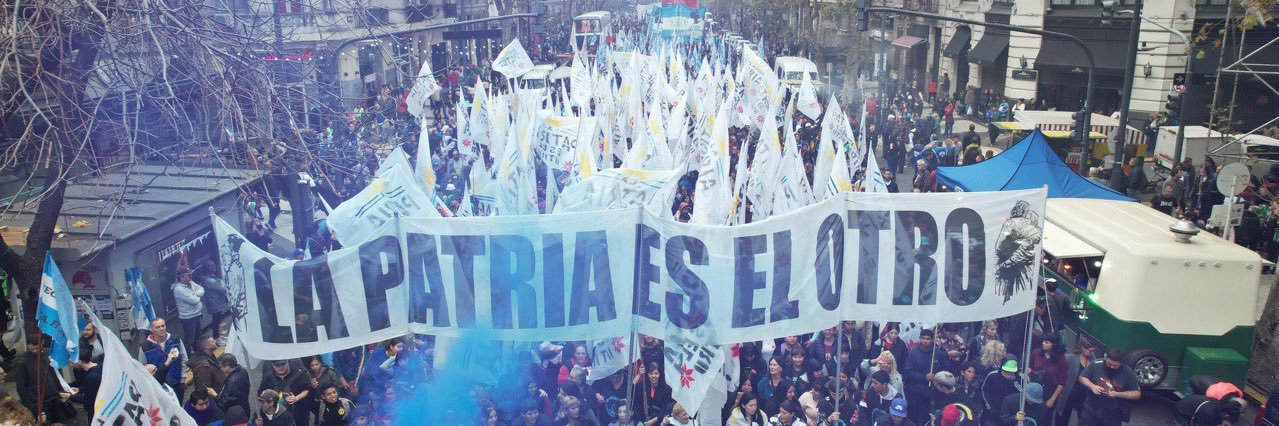 La Patria es el Otro banner