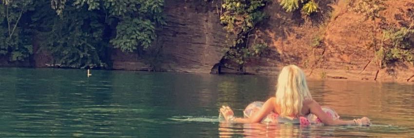 hollysutton50's profile banner image