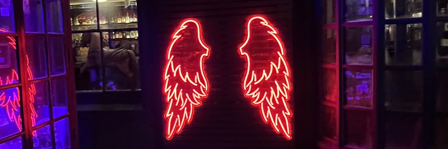 xtinaoz's profile banner image