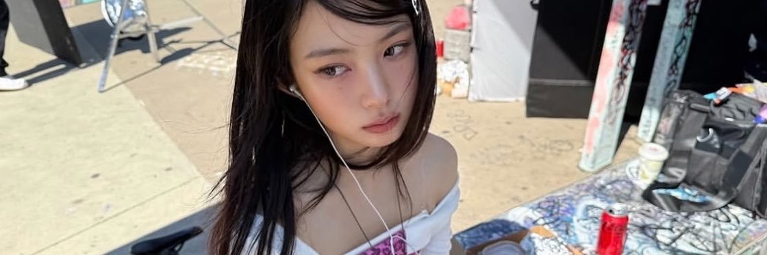 juliejunery's profile banner image