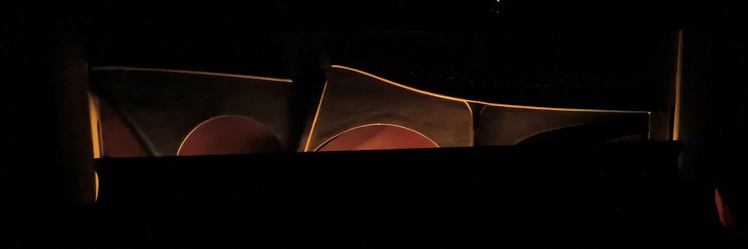DeM banner
