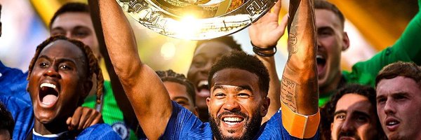 Chels_universe Profile Banner