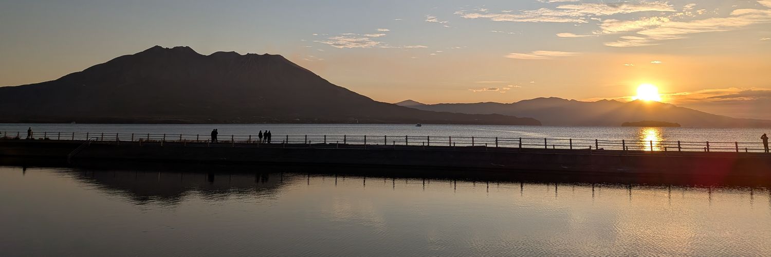 灰降る街のGG banner
