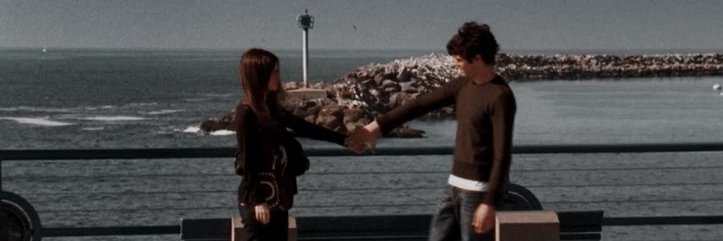 𝒫 banner