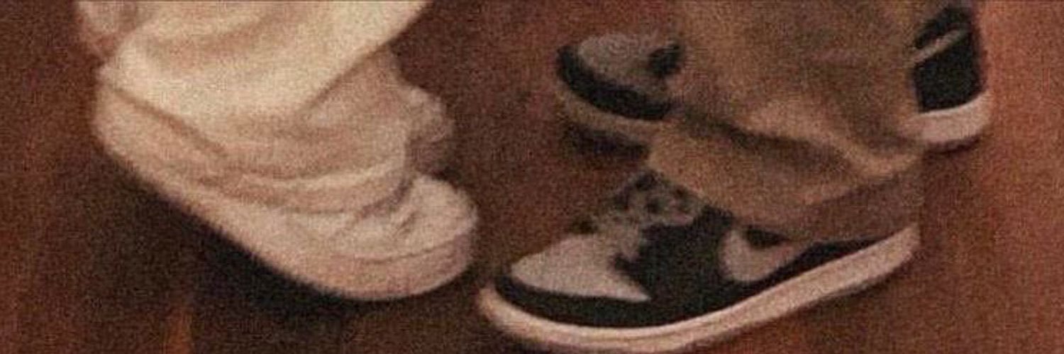 𝘒𝘕𝘎✘’ banner