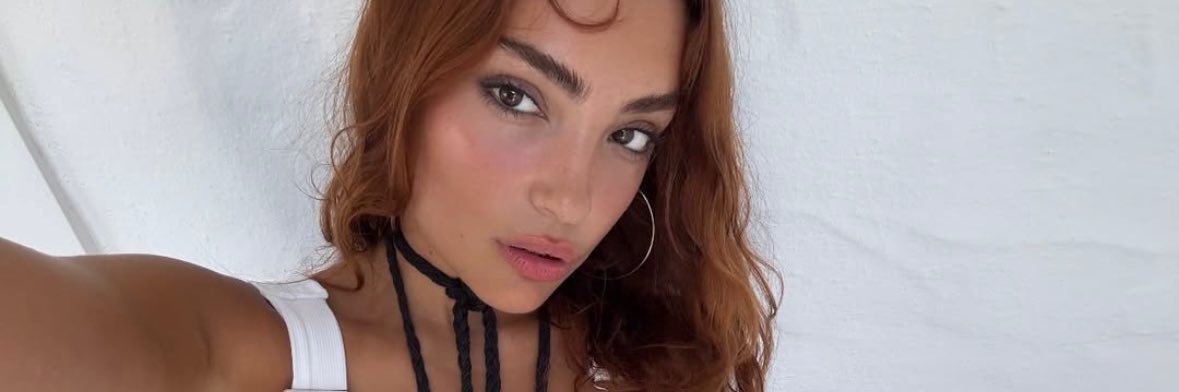 a lvs violeta🖤 banner