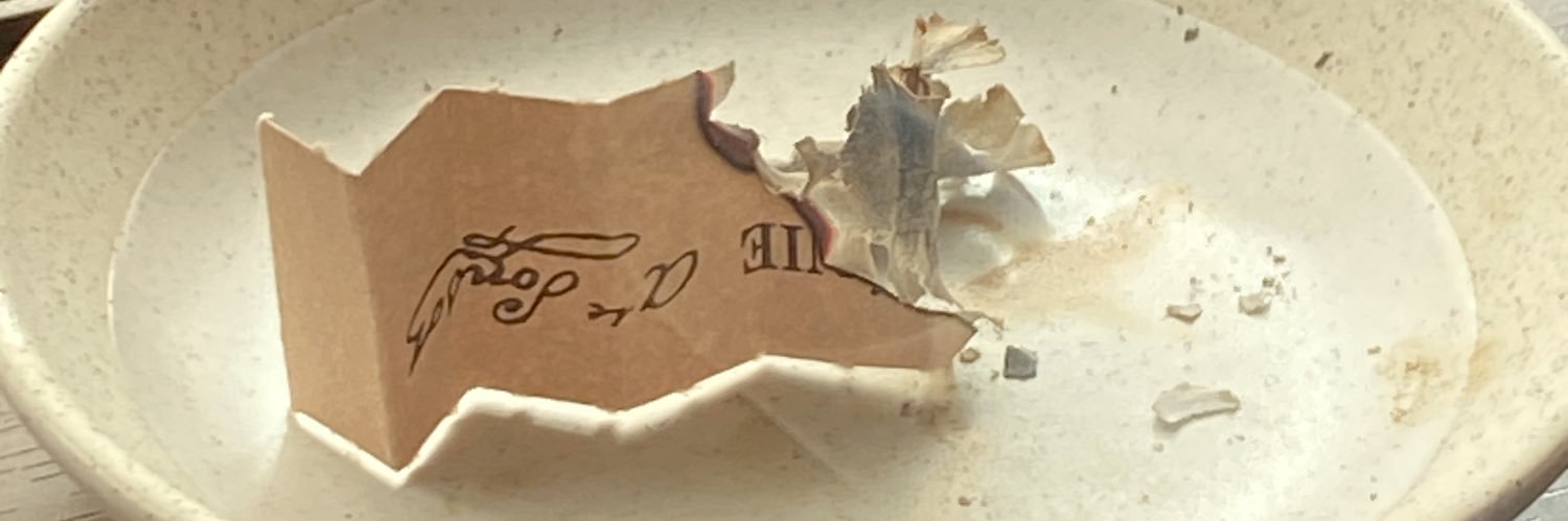 D banner