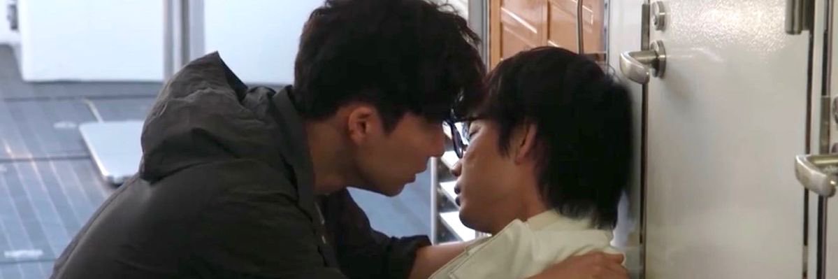 醒着像座山谷 banner