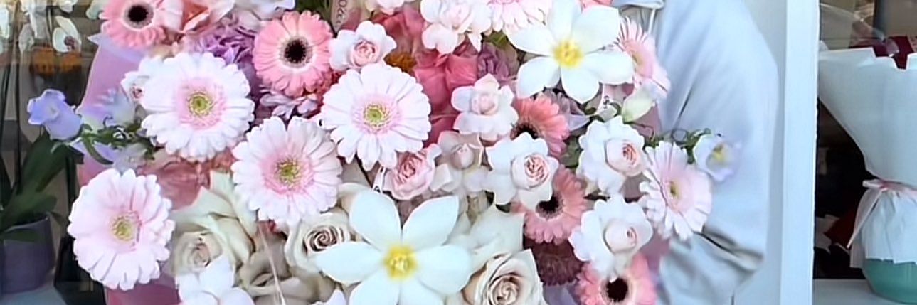 Laura 🎀 banner