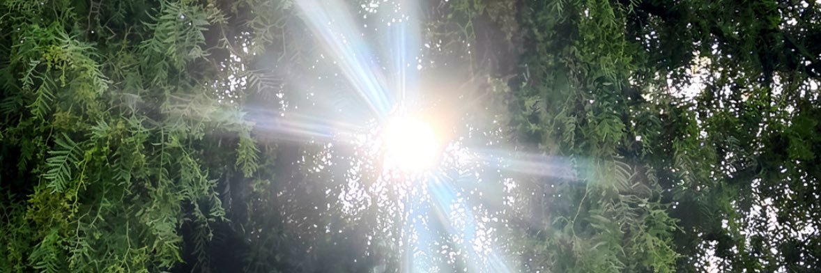 قمَر banner