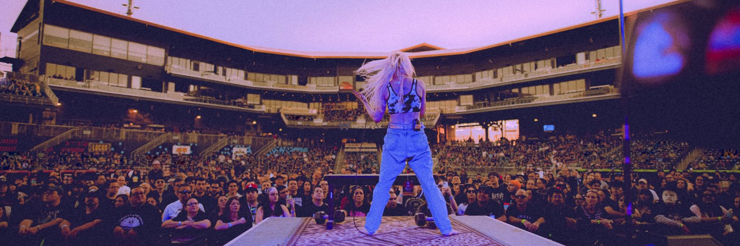 HookedLikeHelen's profile banner image
