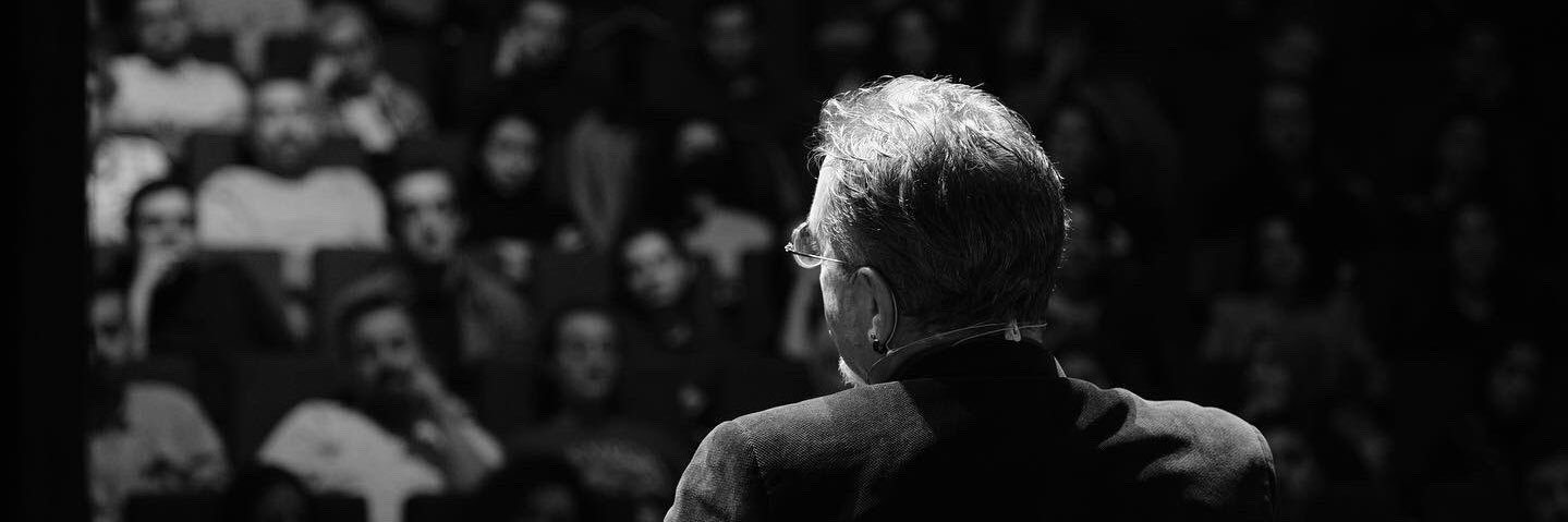 dücane cündioğlu banner