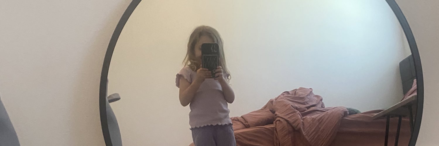 juliabasye5's profile banner image