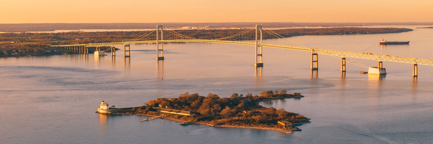 DscvrNewport's profile banner image