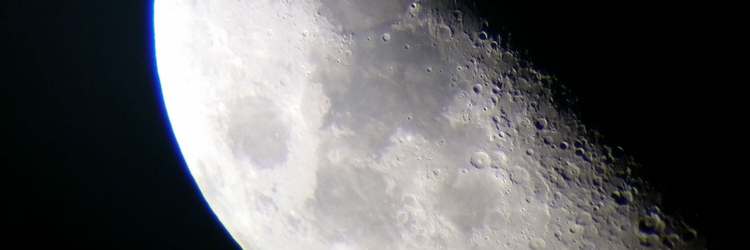 victorialisa's profile banner image
