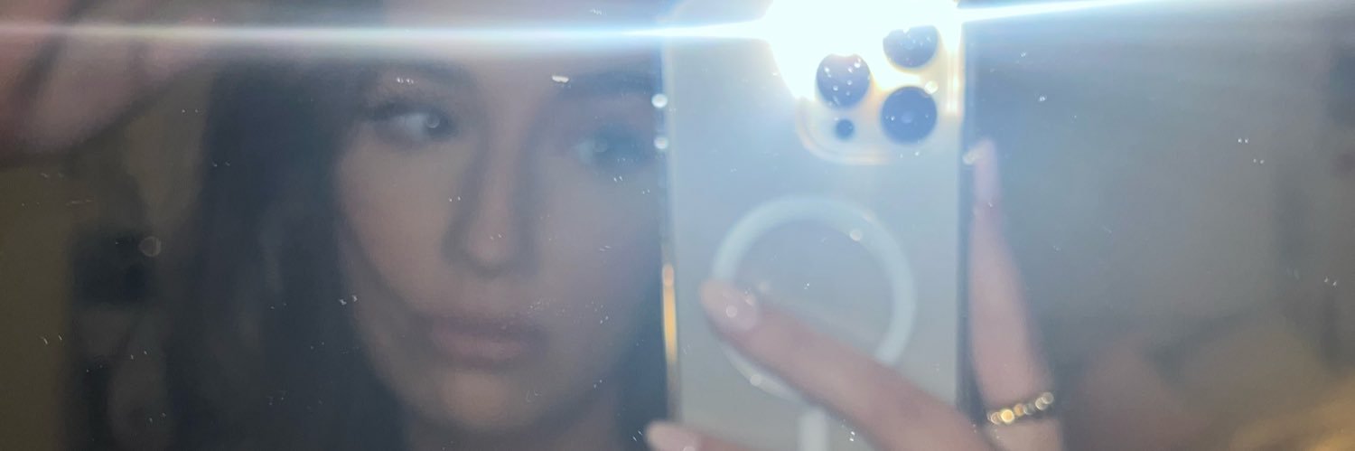 izzcapewell's profile banner image