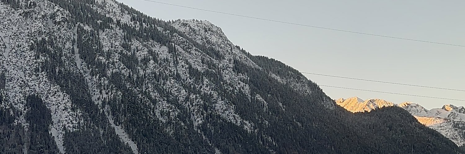 nhndezv's profile banner image