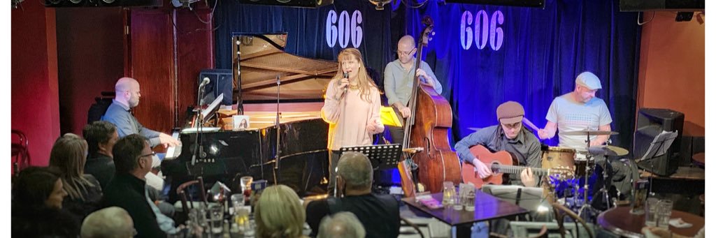 Daniela Clynes banner