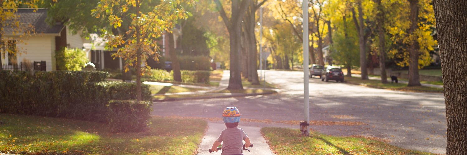 Laurie 🧶🧵 banner