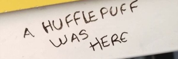 hellohellaur Profile Banner