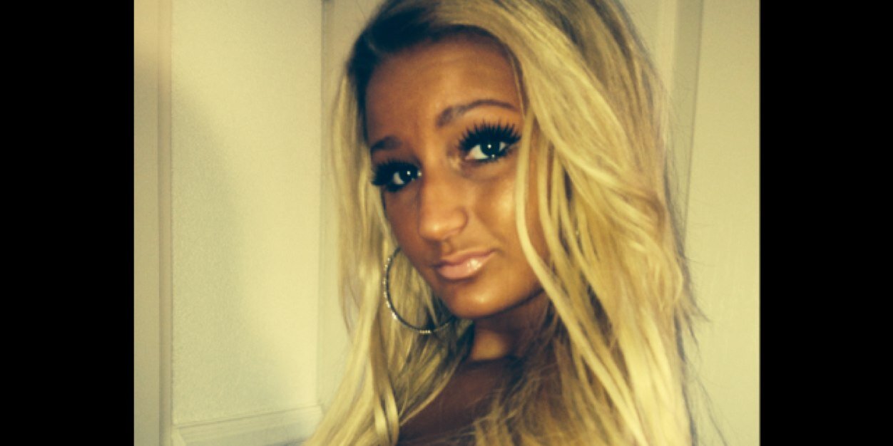 Mandyvmechelen's profile banner image