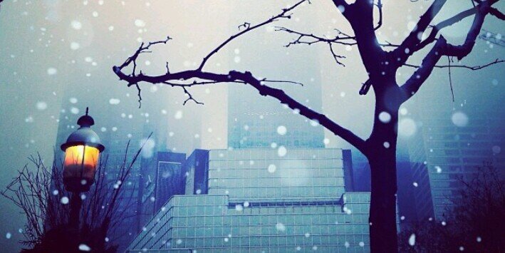 عندما يبكي القمر banner