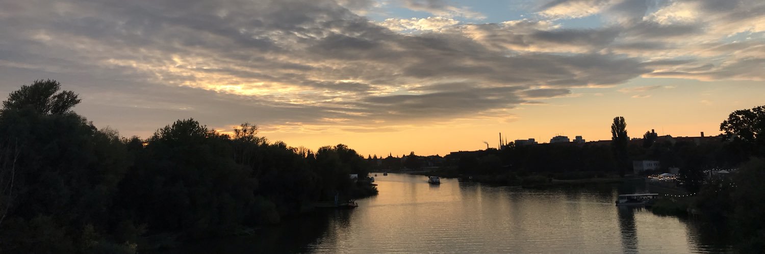 MPieniaQ's profile banner image