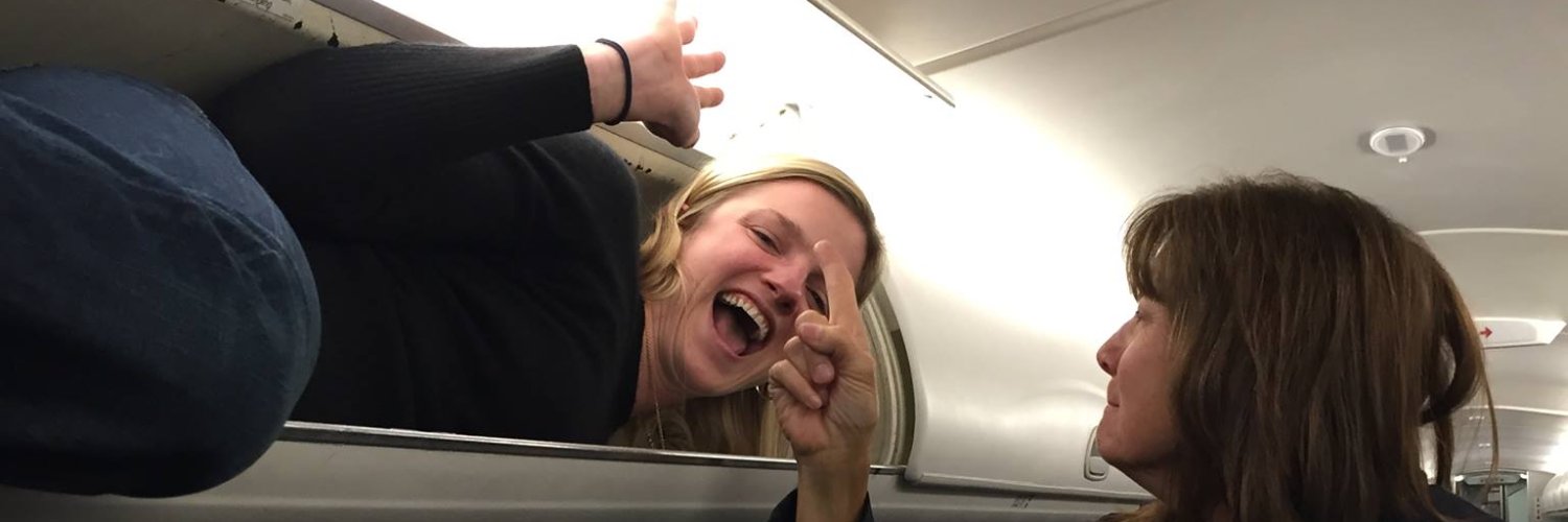 ariannaevers's profile banner image