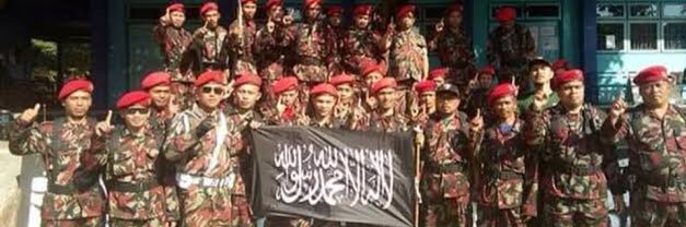 Makin ditekan makin melawan banner