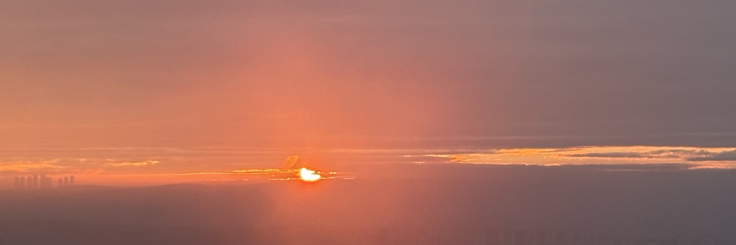 H banner