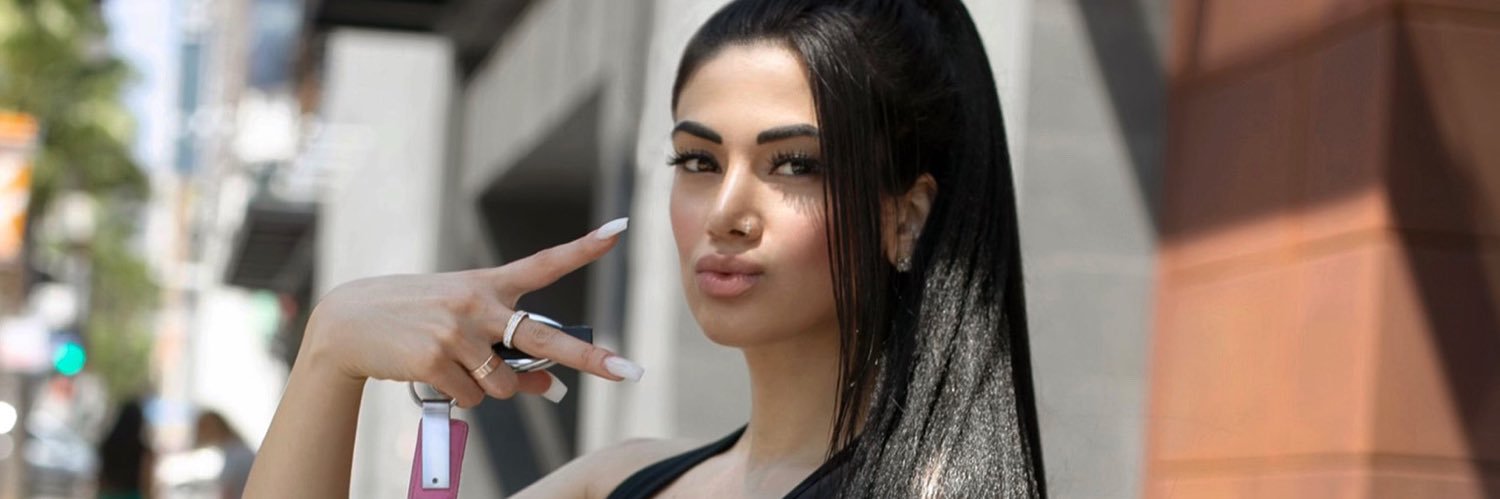 HellyCee's profile banner image