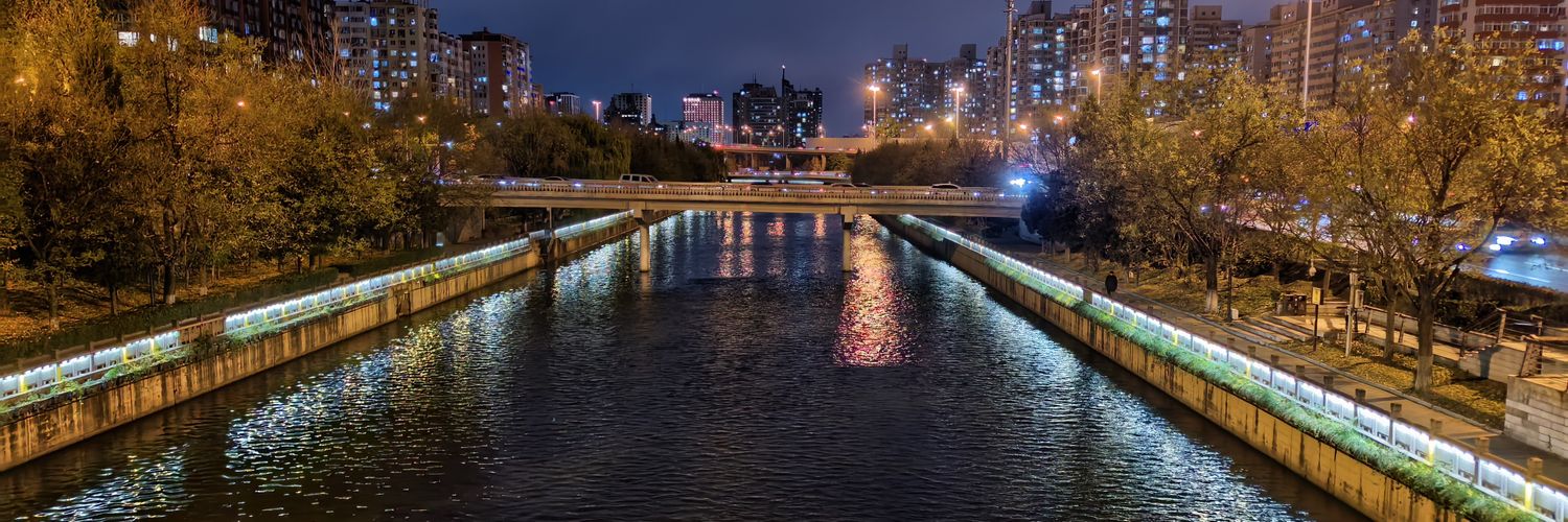 有一只蚂蚱醒的很早's banner
