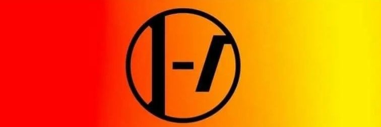 Tessy in the trees 🌳 |-/ banner