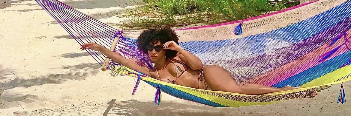 Aℓαуиα Rαує Simpsoи banner