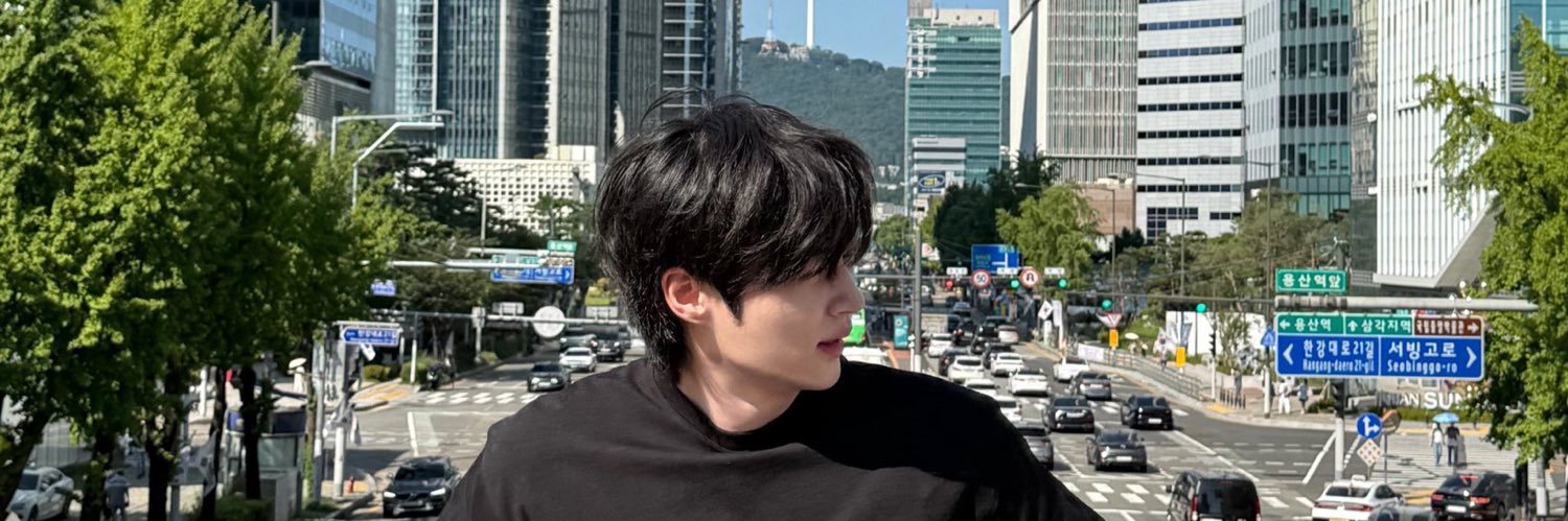 chzinay's profile banner image