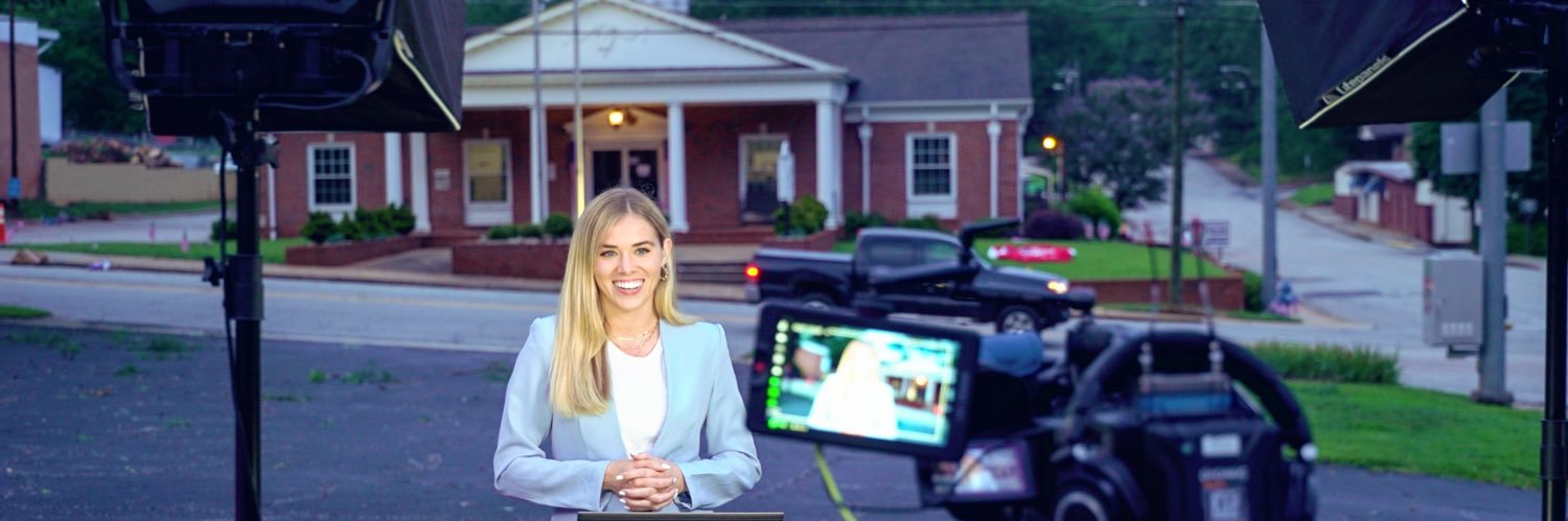 Evyn Moon banner