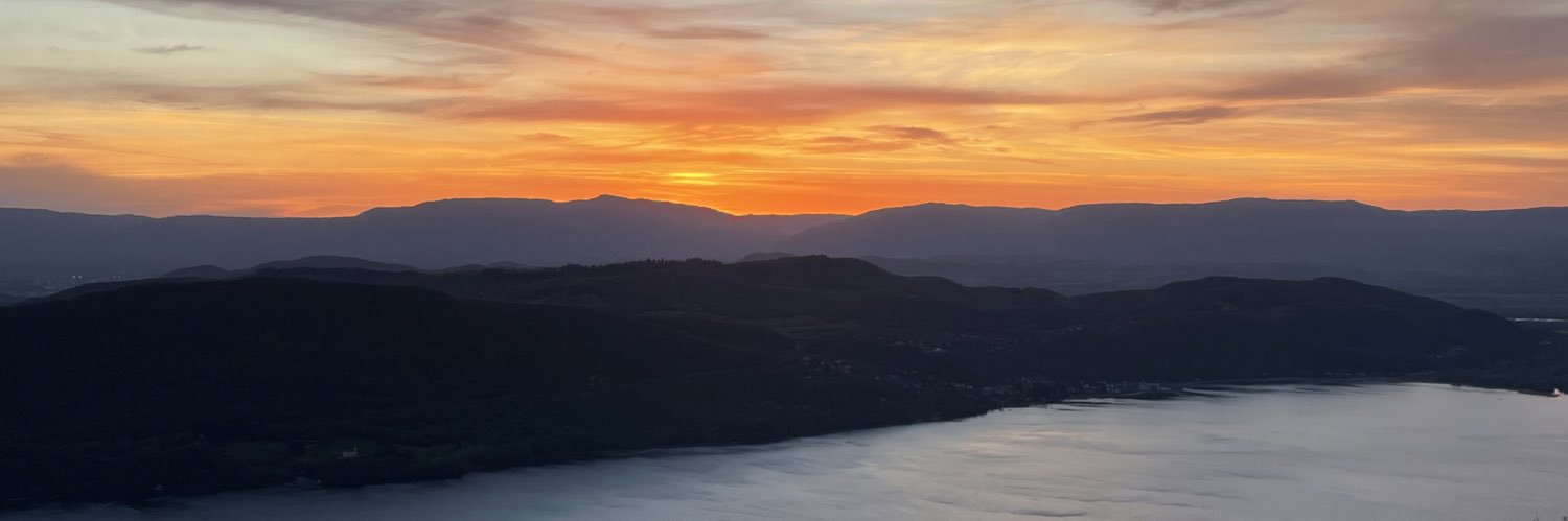 Vamiez's profile banner image
