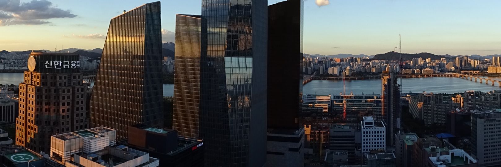 Wall Street NYC Quant. bitcoin-fund-manager.com banner