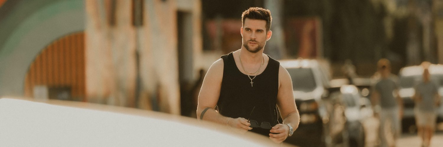 Clovis Nienow Fans banner