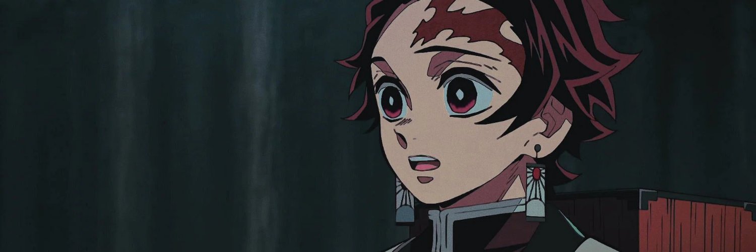 e_roseva's profile banner image