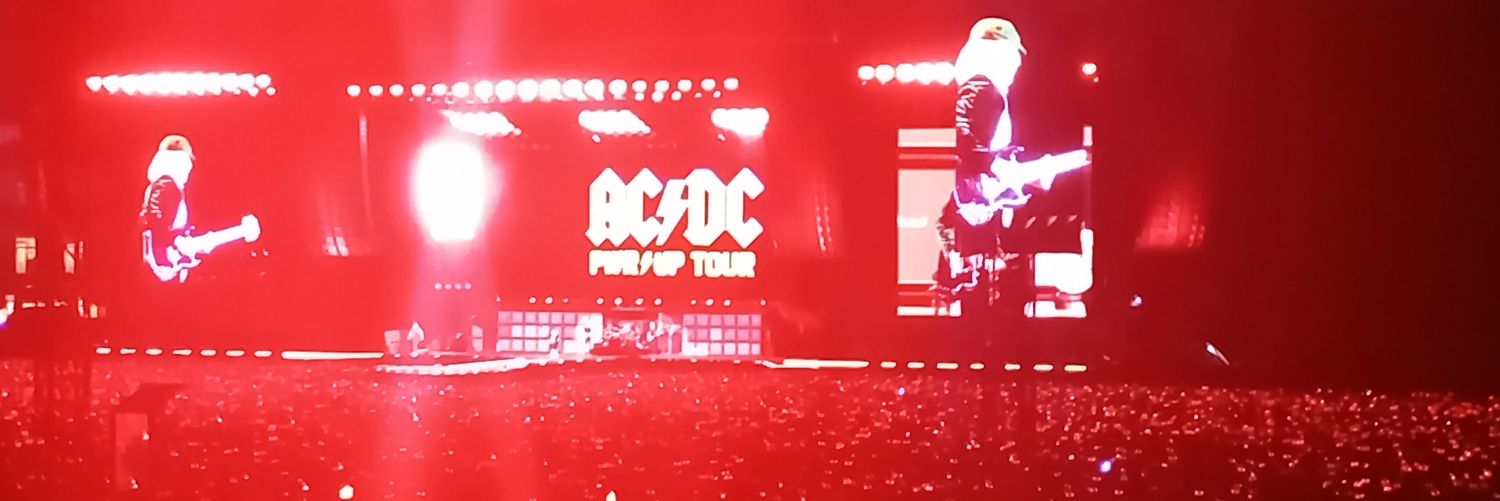 Lord_Hellstrom's profile banner image