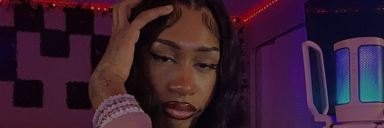 Boogiee🍆🍑🏳️‍⚧️ banner