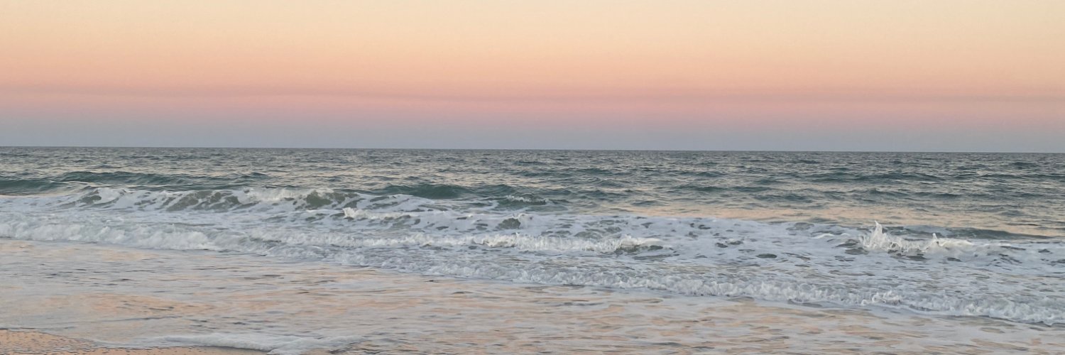 Emma is querying a Rom Com 💘💌 banner