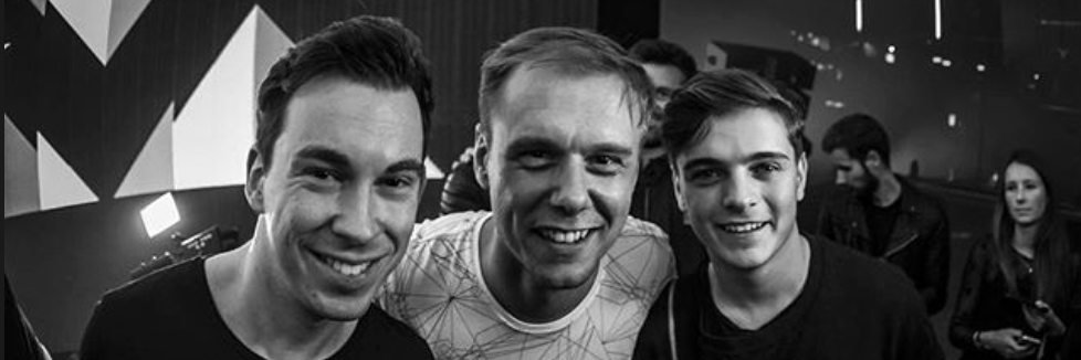rosesisbae's profile banner image