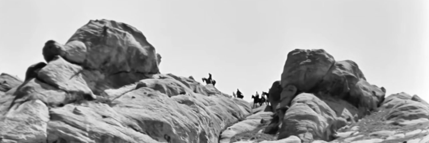 ႵႠႰႧႥႤႪႨ banner
