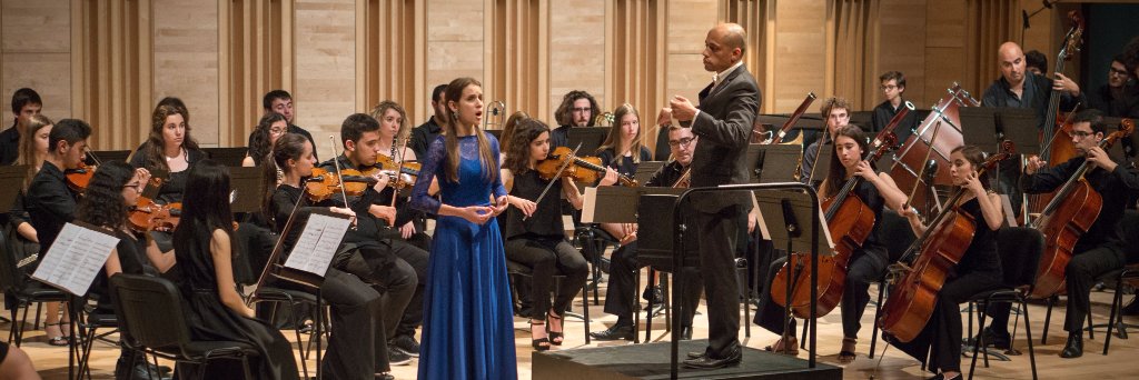 André Lousada, conductor banner