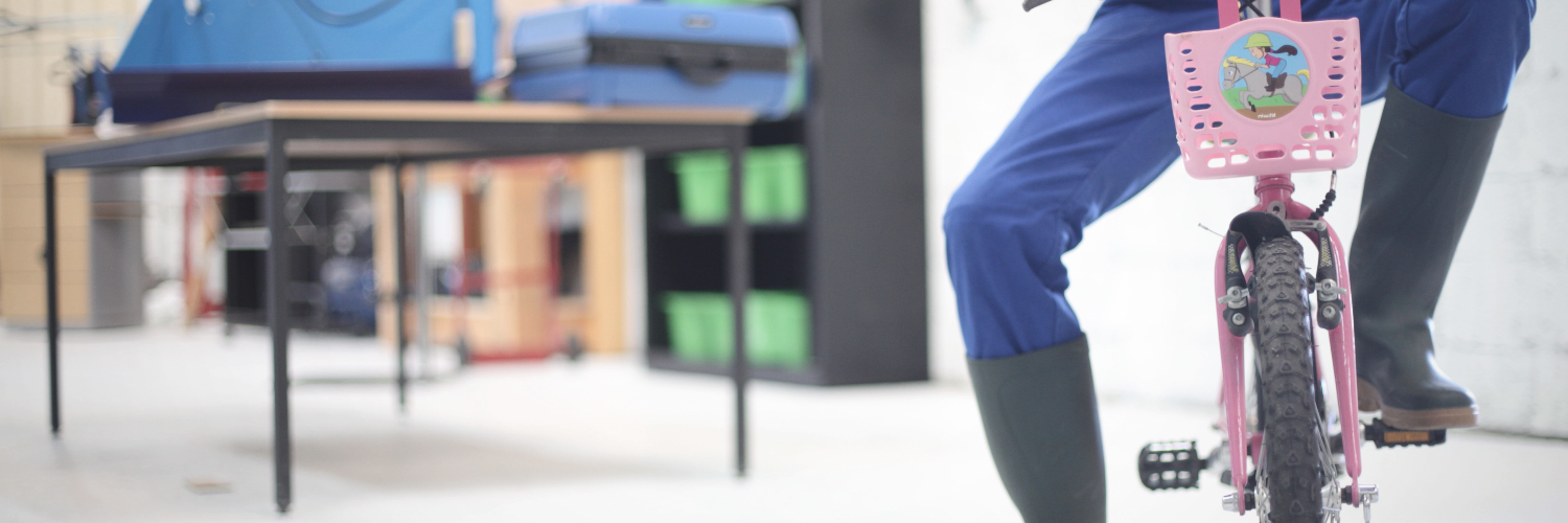 L'Homme en Bleu banner