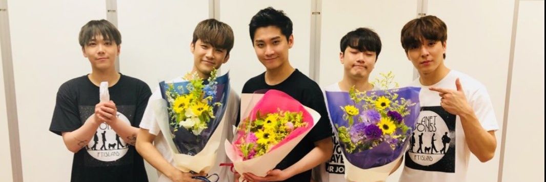 shananjoon's profile banner image