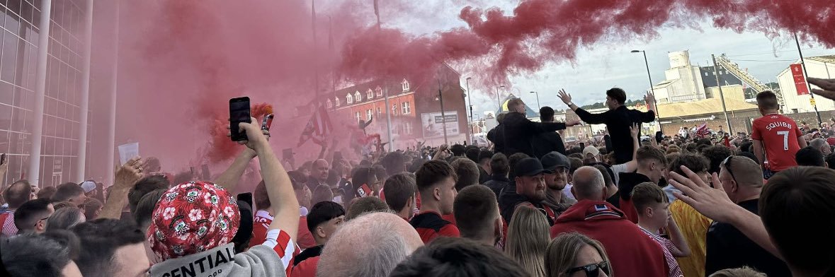 Az 🏴󠁧󠁢󠁥󠁮󠁧󠁿 banner