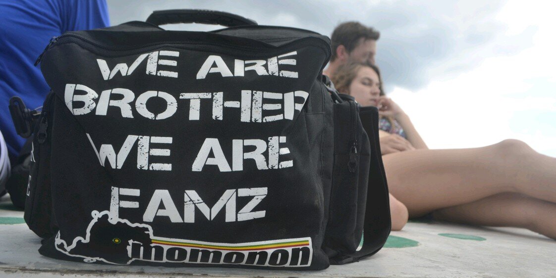 IG : MOMONONSTORE banner